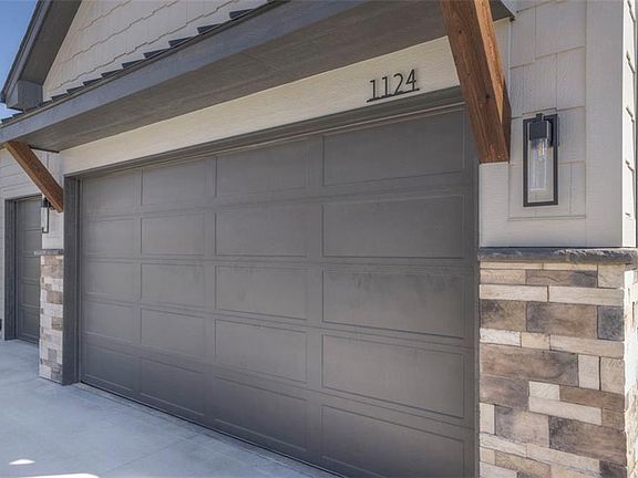 4th image of 1124 Hummingbird Ct