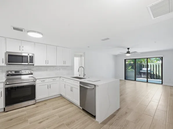2692 Albatross Rd N, Delray Beach, FL 33444