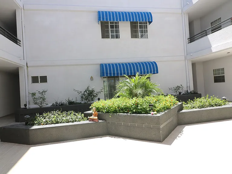 4455 Hazeltine Ave #207 — Photo 45