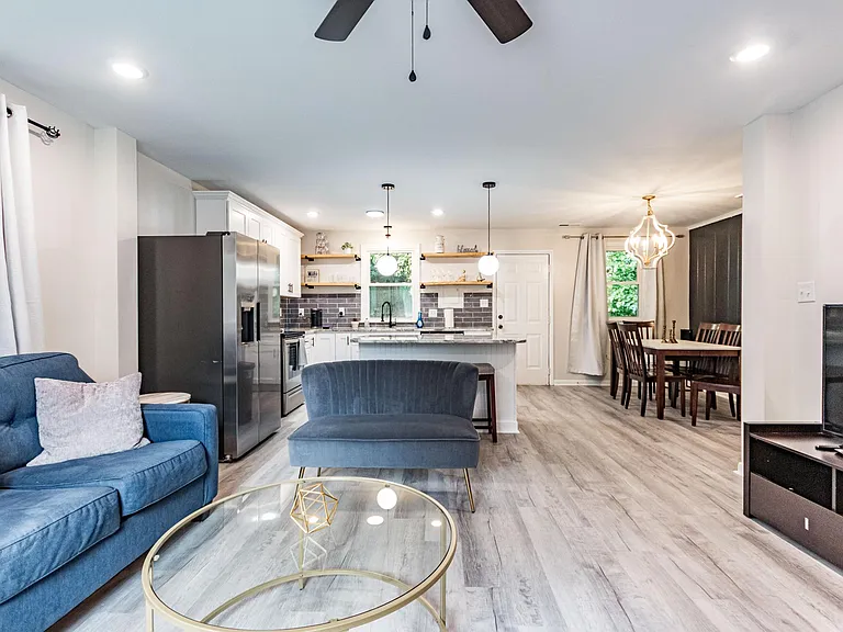 2500 Dandridge Dr — Photo 9