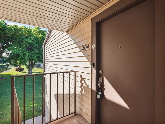 4th image of 15492 Lakes Of Delray Boulevard #204