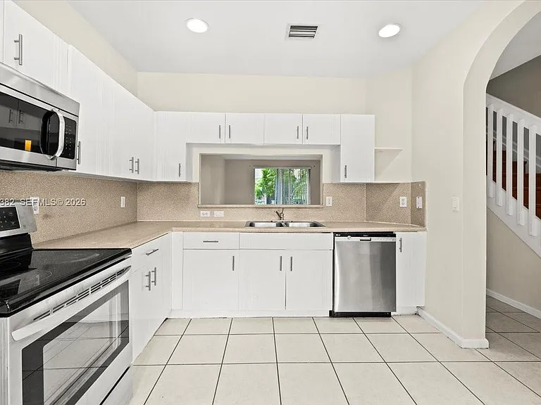 2779 SW 82nd Ave #105 — Photo 3