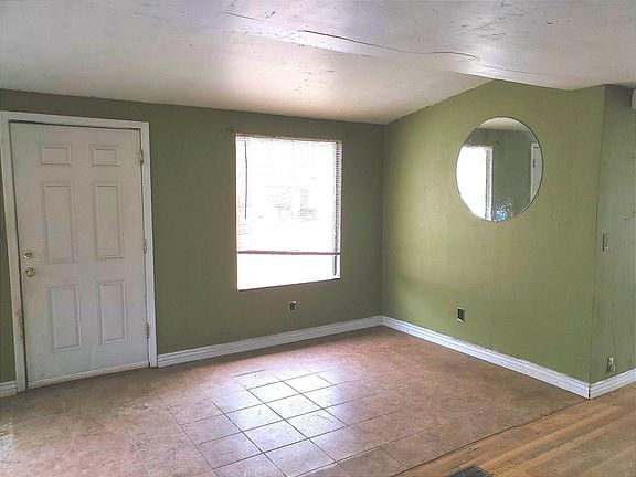 3rd image of 808 1st St