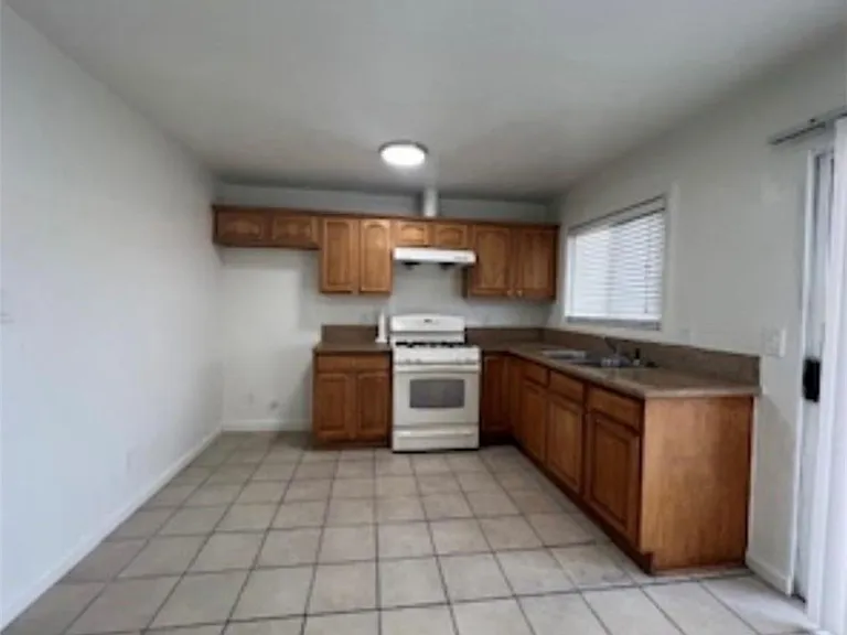 1064 Waters Ave — Photo 6