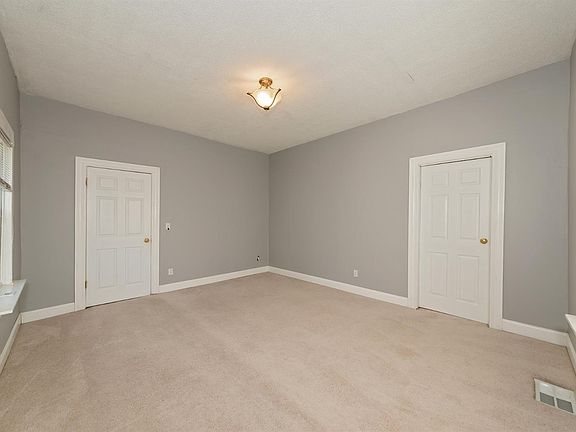 3rd image of 1713 Fernwood St
