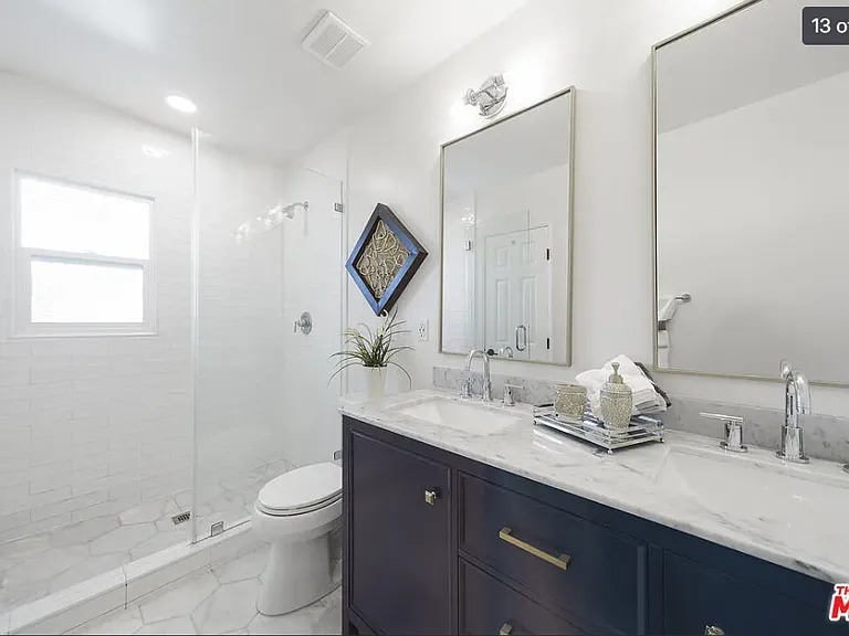 2309 E Wilshire Ave — Photo 7