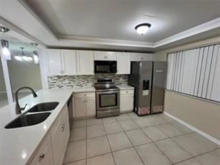 8040 Hampton Blvd #104 — Photo 28