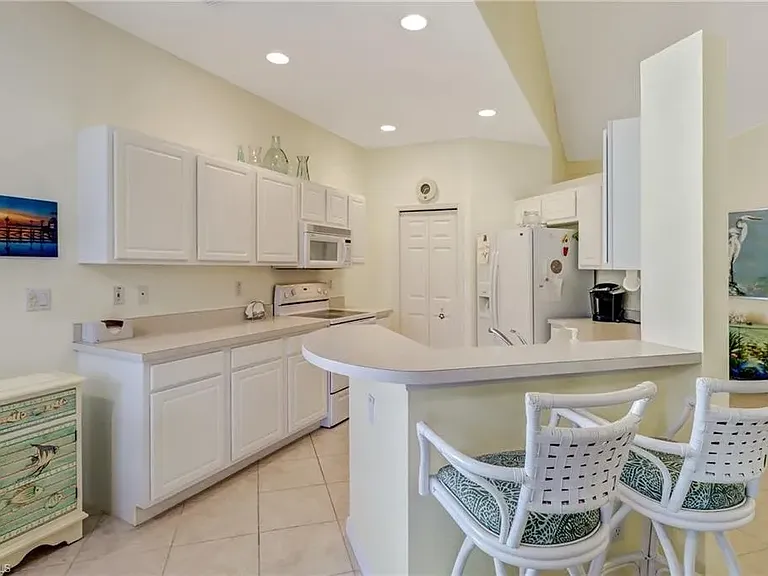 913 Fairhaven Ct — Photo 5