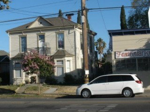 1st image of 418 E Empire St