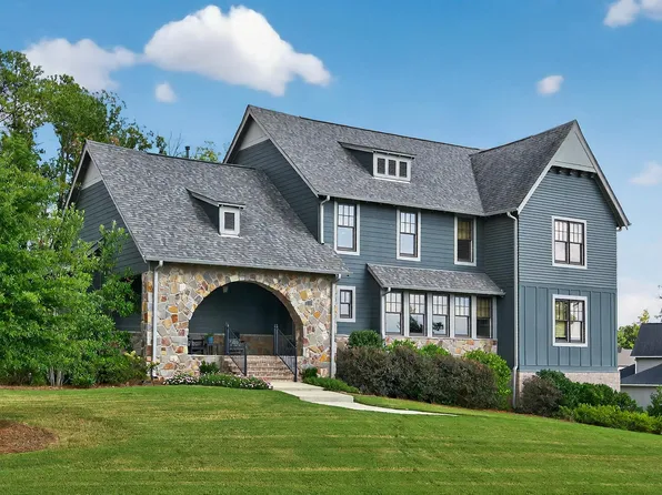 2400 Blackridge Dr, Hoover, AL 35244