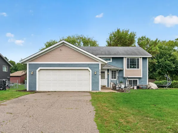 9578 River Forest Dr, Monticello, MN 55362