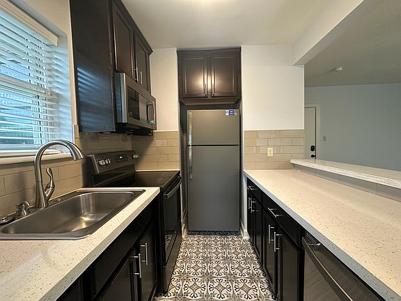 5th image of 1717 Louisiana St #249665d60