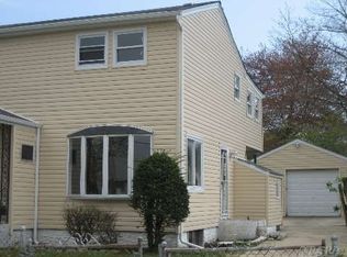 39 Benjoe Dr, Amityville, NY 11701