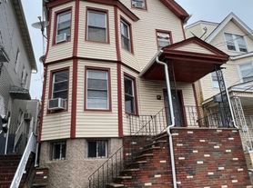 31 Tappan St, Kearny, NJ