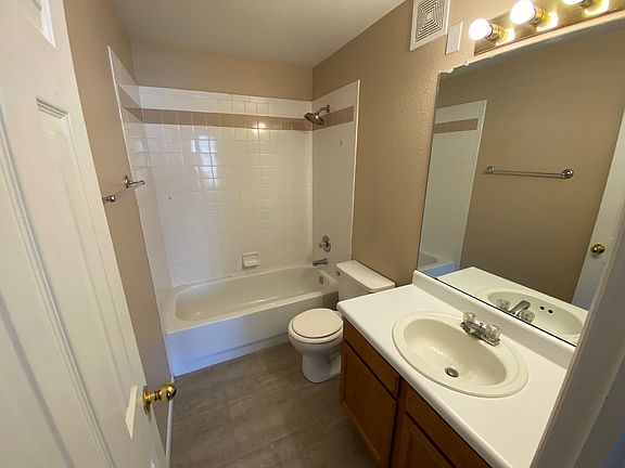 3rd image of 1830 W Centennial Dr Unit 101