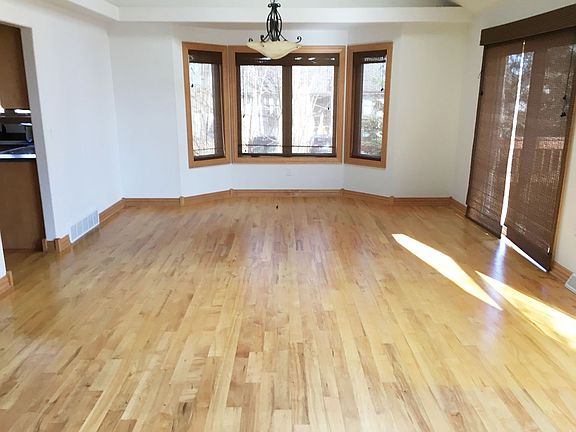 4th image of 221 Lavina Dr
