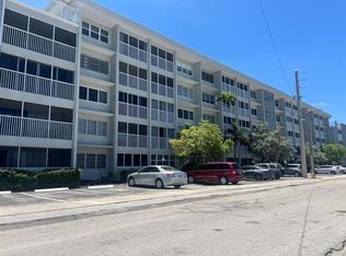330 SE 2nd St APT 303H, Hallandale, FL 33009