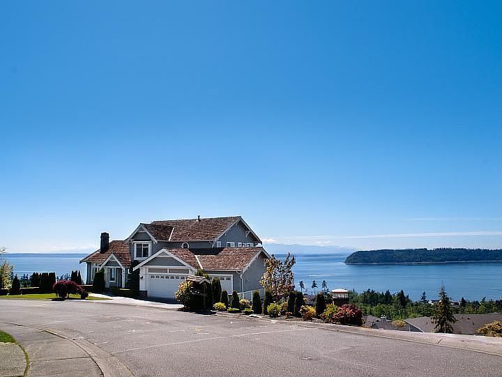 Endless Western Views from 4 levels!