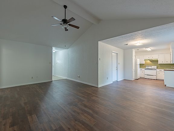 4th image of 1415 Holik Dr