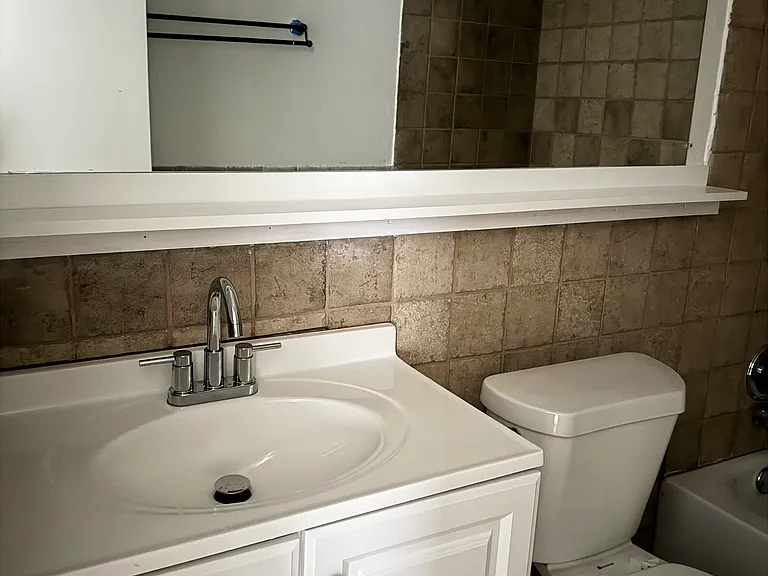 703 Oaks Manor Ct #5-2 — Photo 8