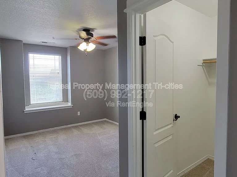 5017 Laredo Dr — Photo 16
