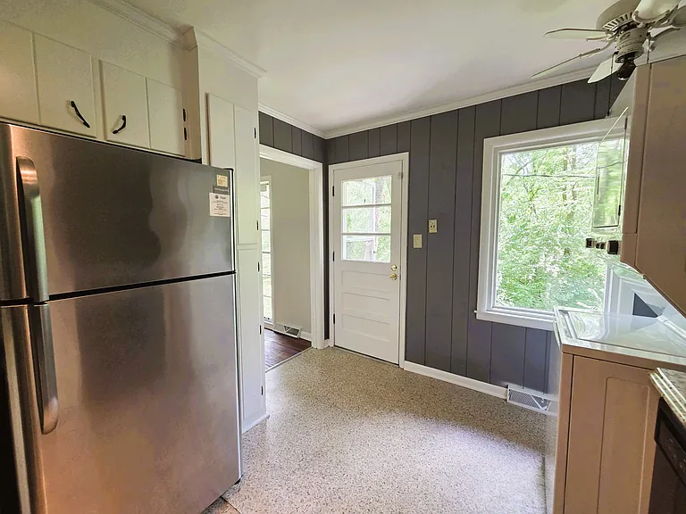 101 W Hillwood Dr #A — Photo 10