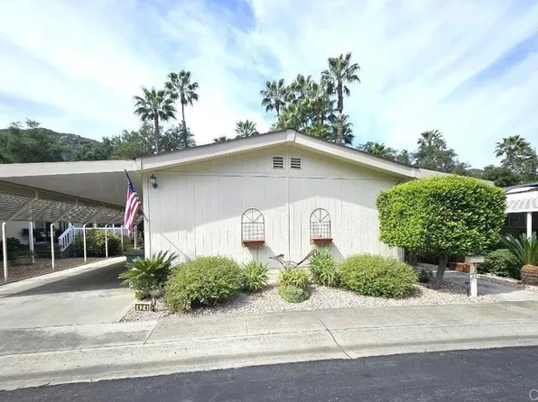 8975 Lawrence Welk Dr Space 424, Escondido, CA 92026