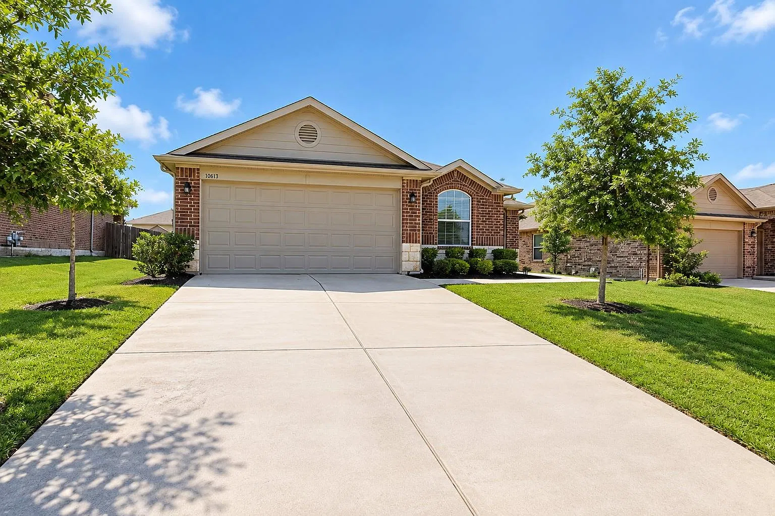 4 bed, 2.0 bath, 2029 sqft, $2,180 — Photo 1
