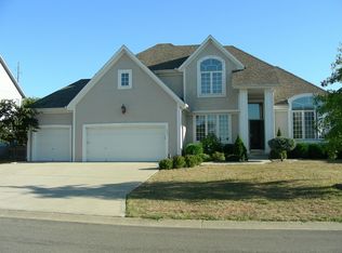 421 NE Emerald Dr, Lees Summit, MO 64064