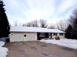 1334 Waube Ln, Green Bay, WI 54304