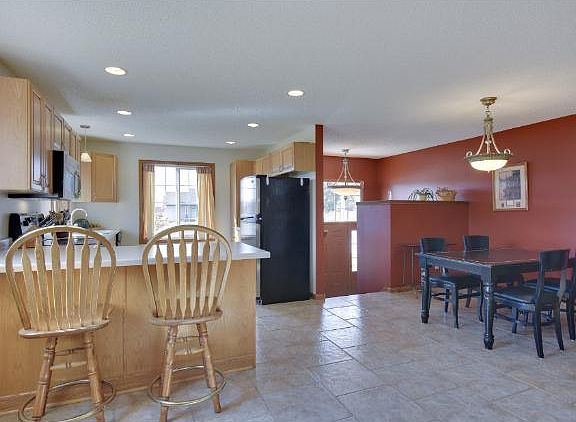 4th image of 23585 Marigold St NW
