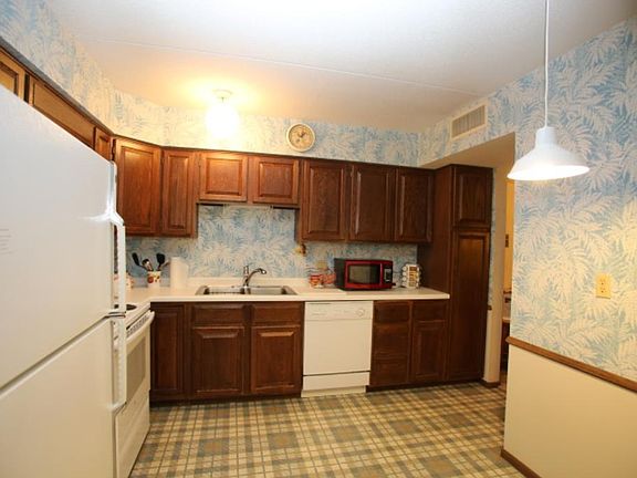 5th image of 7200 York Ave S APT 227