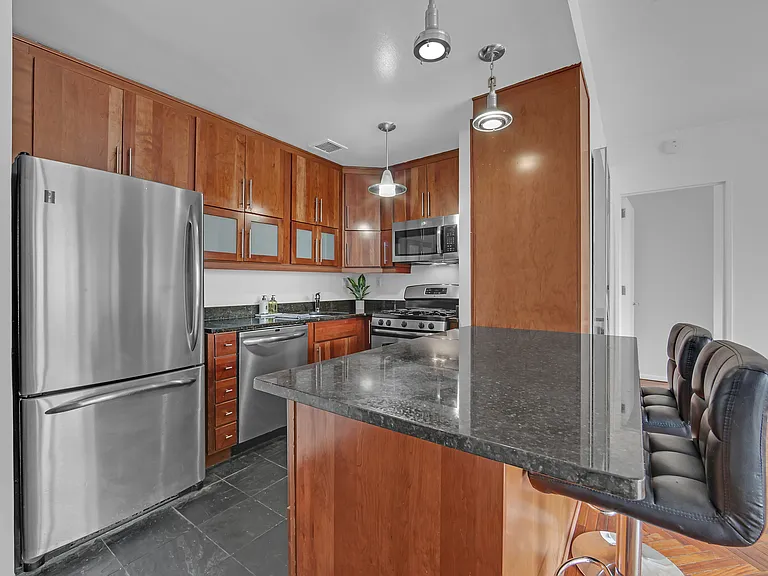 216-218 E 47th St #16A — Photo 4