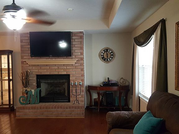 2nd image of 717 Edgewood Cir
