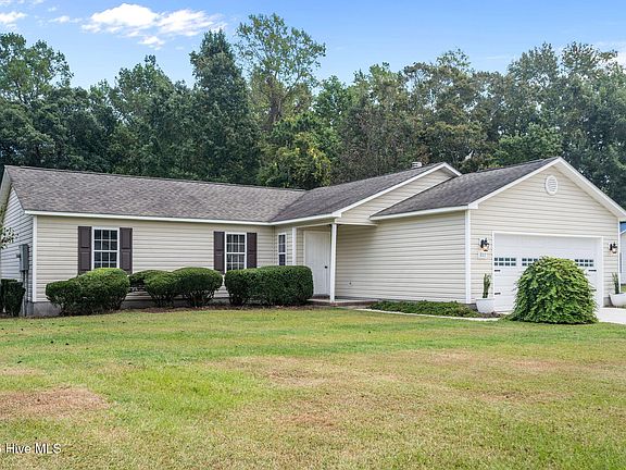 3rd image of 307 Gaston Court