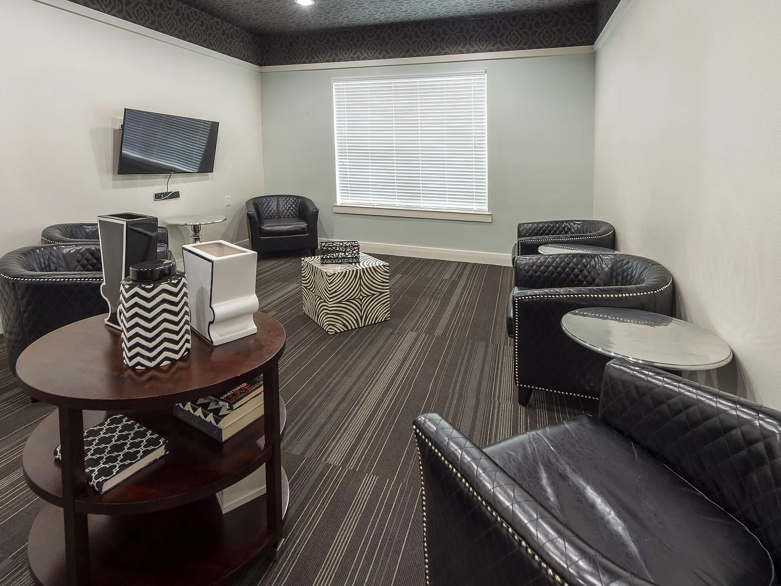 Elan Med Center — Photo 1