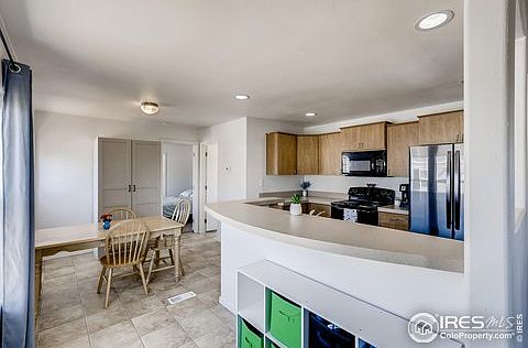 5th image of 10741 Belmont St