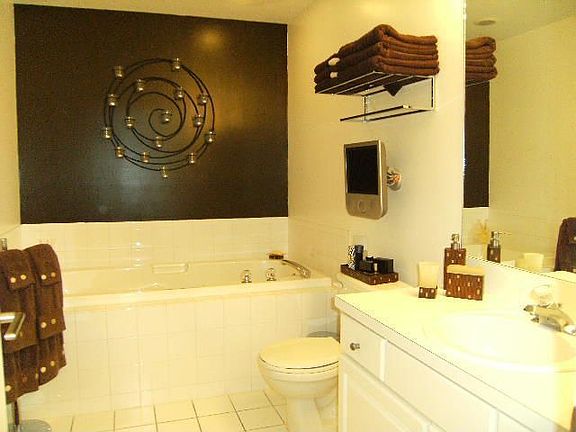 Master bathroom, seperate tud & shower