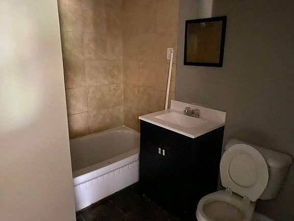 3rd image of 312 S Oak St APT 1