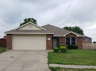 8102 Macgregor Dr, Arlington, TX 76002