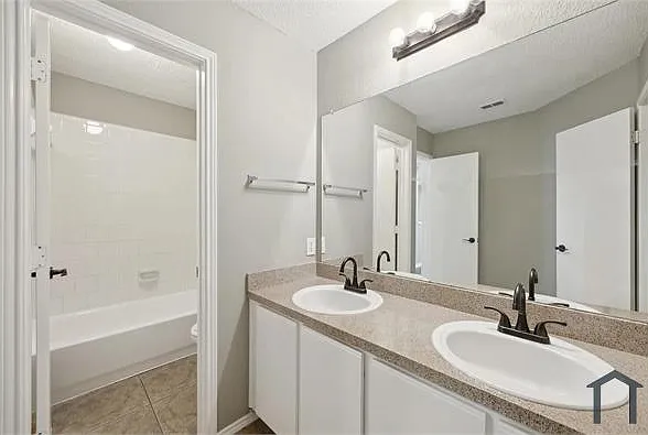 217 Amber Ridge Dr — Photo 8