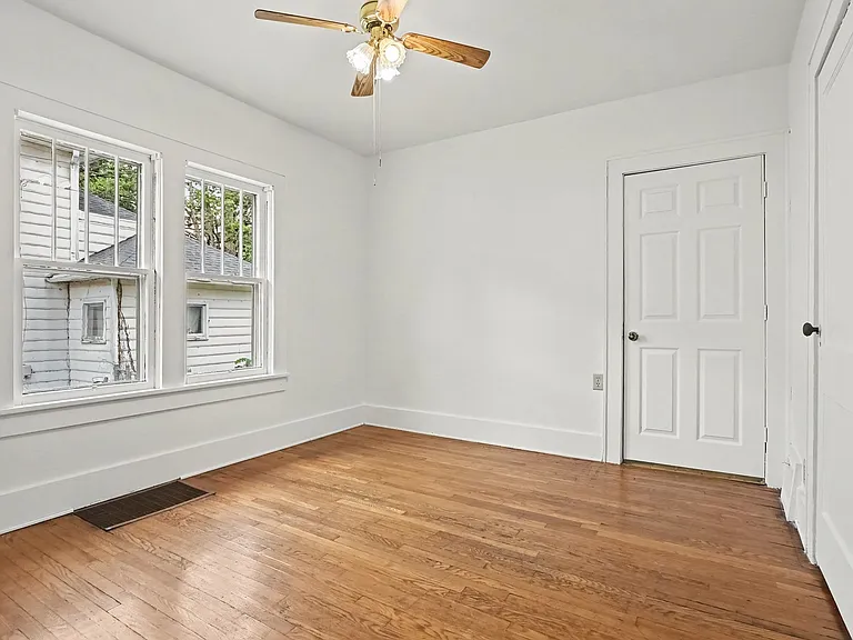 919 E Market St — Photo 20