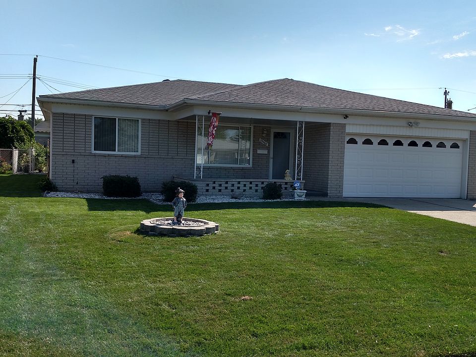 1st image of 33462 Clifton Dr