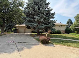 105 Burning Tree Cir, South Sioux City, NE 68776