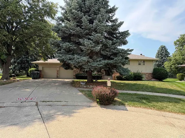 105 Burning Tree Cir, South Sioux City, NE 68776