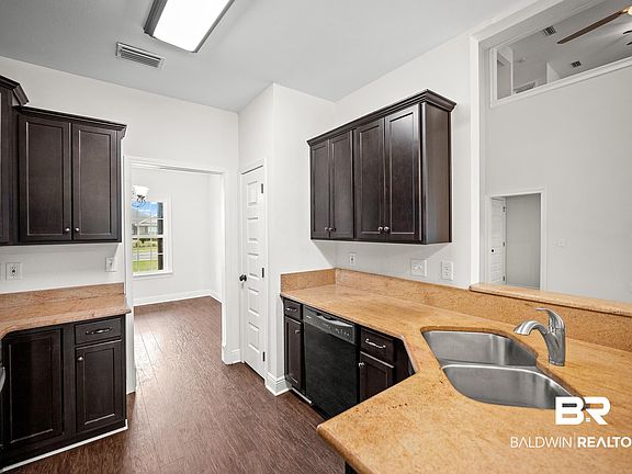 3rd image of 15164 Troon Dr