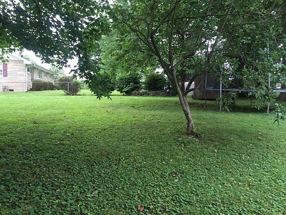 5th image of 120 Westwood Dr