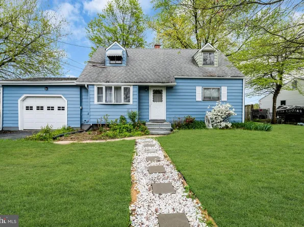 15 Francine Dr, Trenton, NJ 08610
