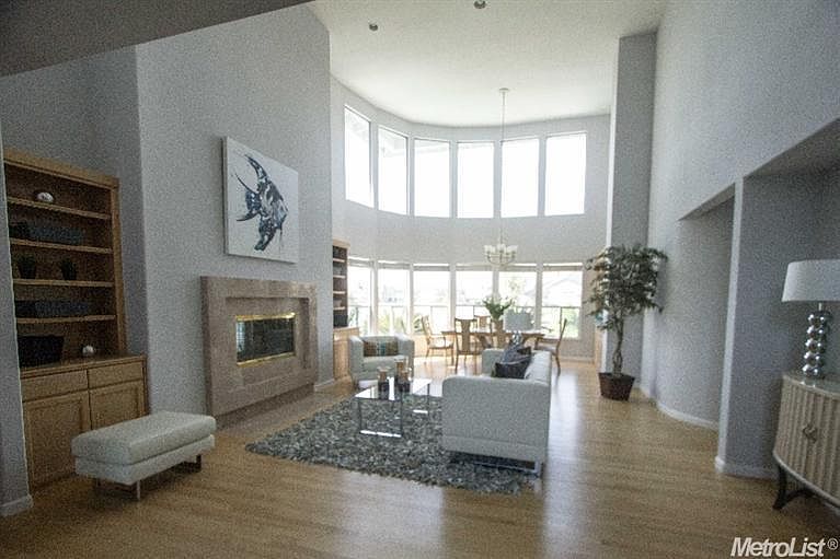 1st image of 24 Stillbay Ct