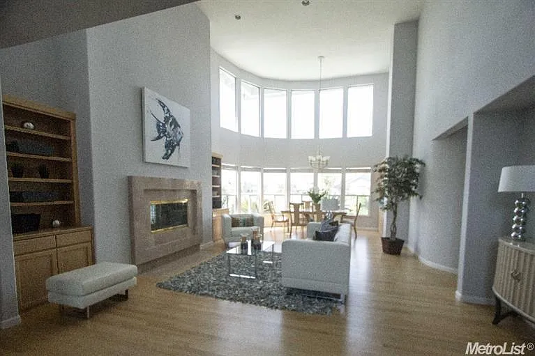 24 Stillbay Ct photo 1